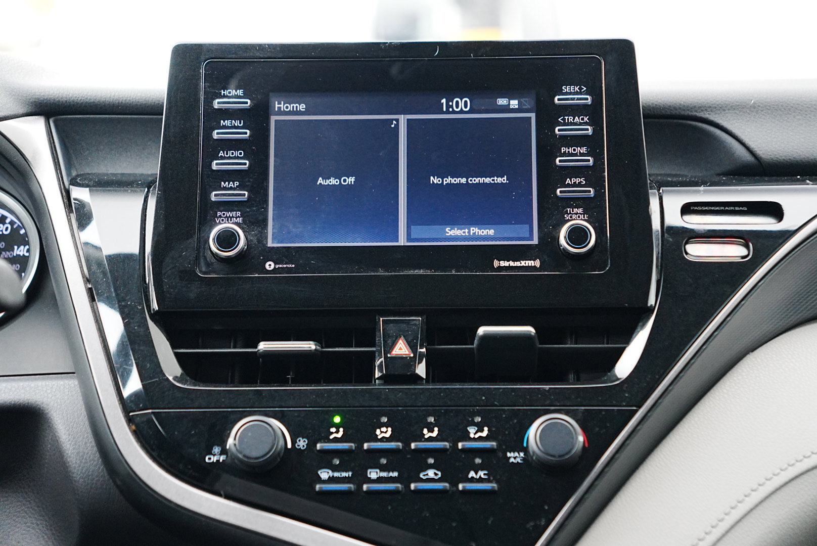 Used 2021 Toyota Camry LE image 17