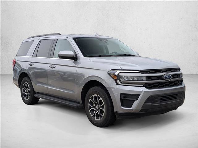 Used 2024 Ford Expedition XLT image 3