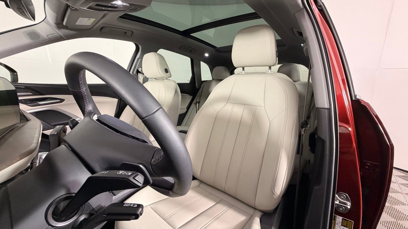 Used 2025 Audi Q5 Premium Plus w/ Premium Plus image 13
