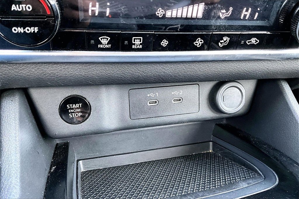 Used 2025 Nissan Rogue SV image 31