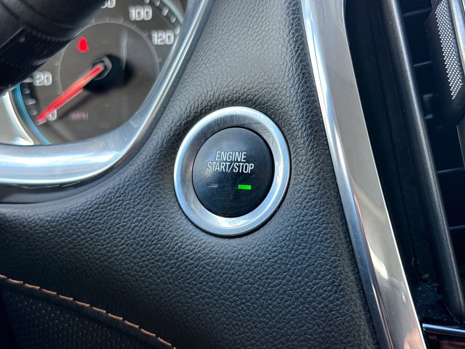 Used 2020 Chevrolet Traverse Premier AWD/4WD image 28