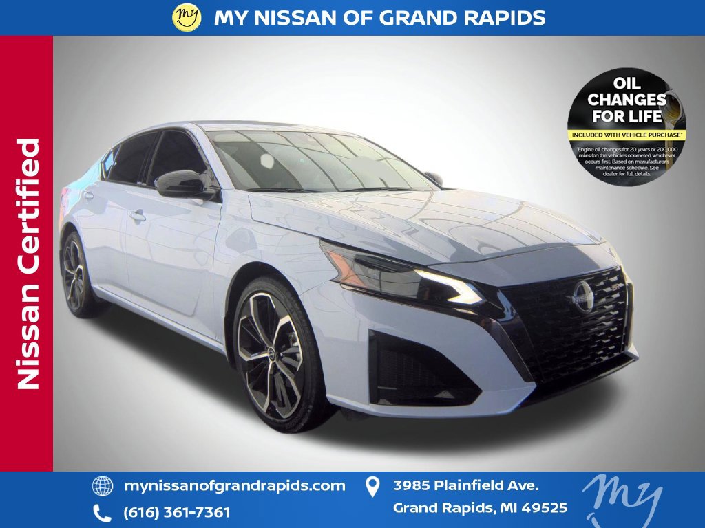 Used 2025 Nissan Altima 2.5 SR AWD/4WD image 1