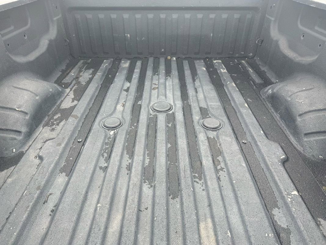 Used 2017 Nissan Titan SV image 29