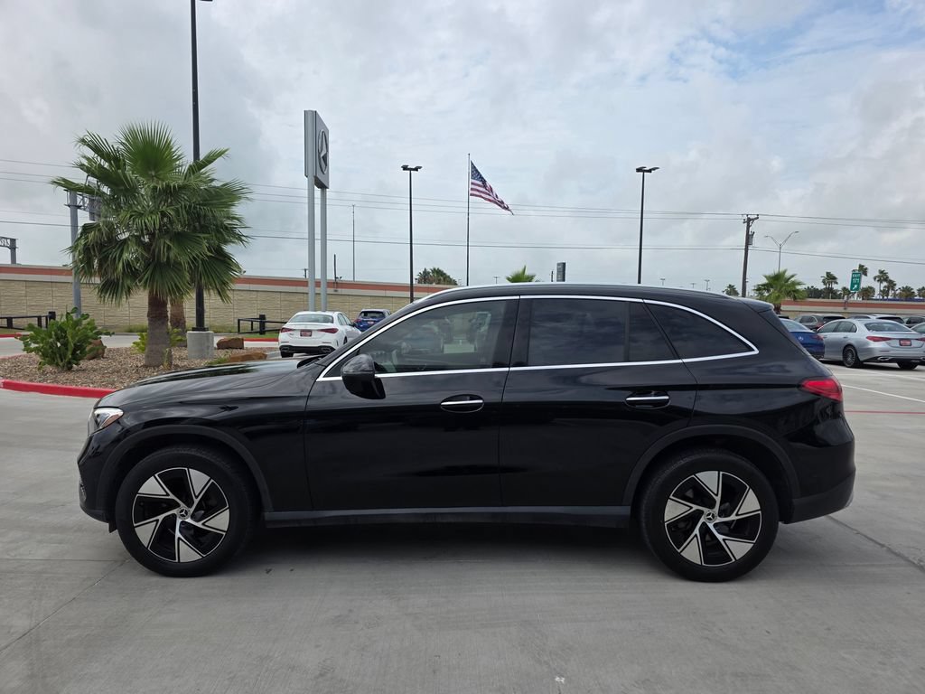 Used 2024 Mercedes-Benz GLC 300 4MATIC image 4