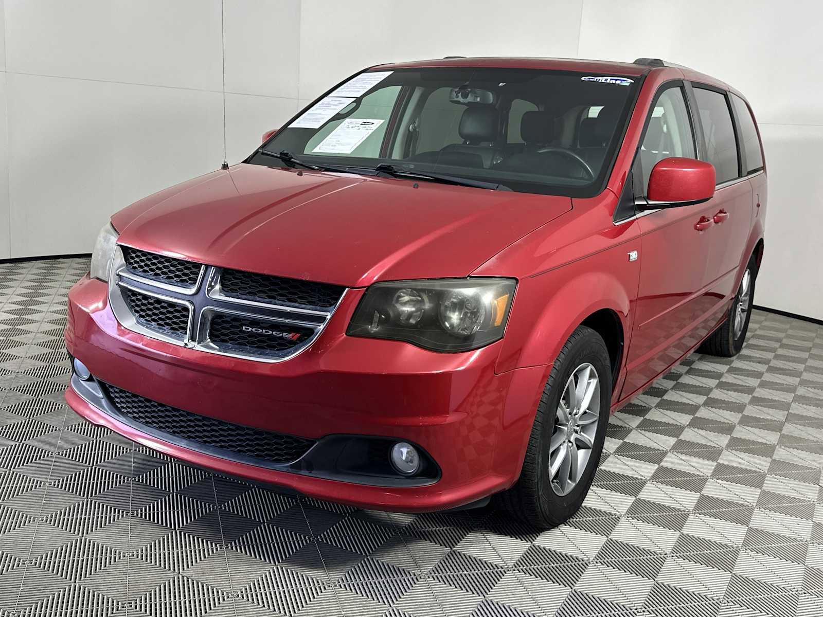 Used 2014 Dodge Grand Caravan SXT FWD image 4