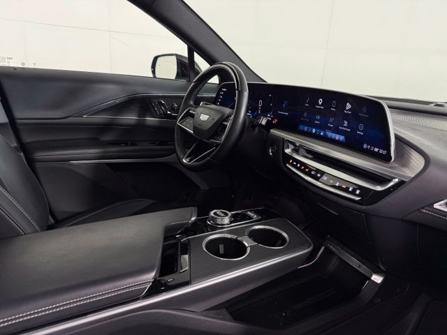 Used 2024 Cadillac Lyriq Luxury AWD/4WD image 26