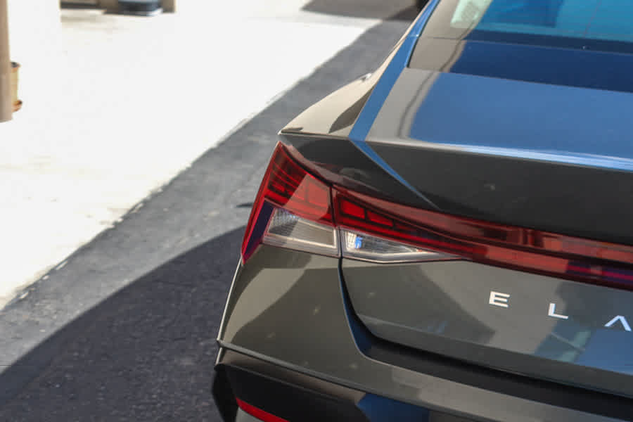 Certified 2026 Hyundai Elantra Limited FWD image 8