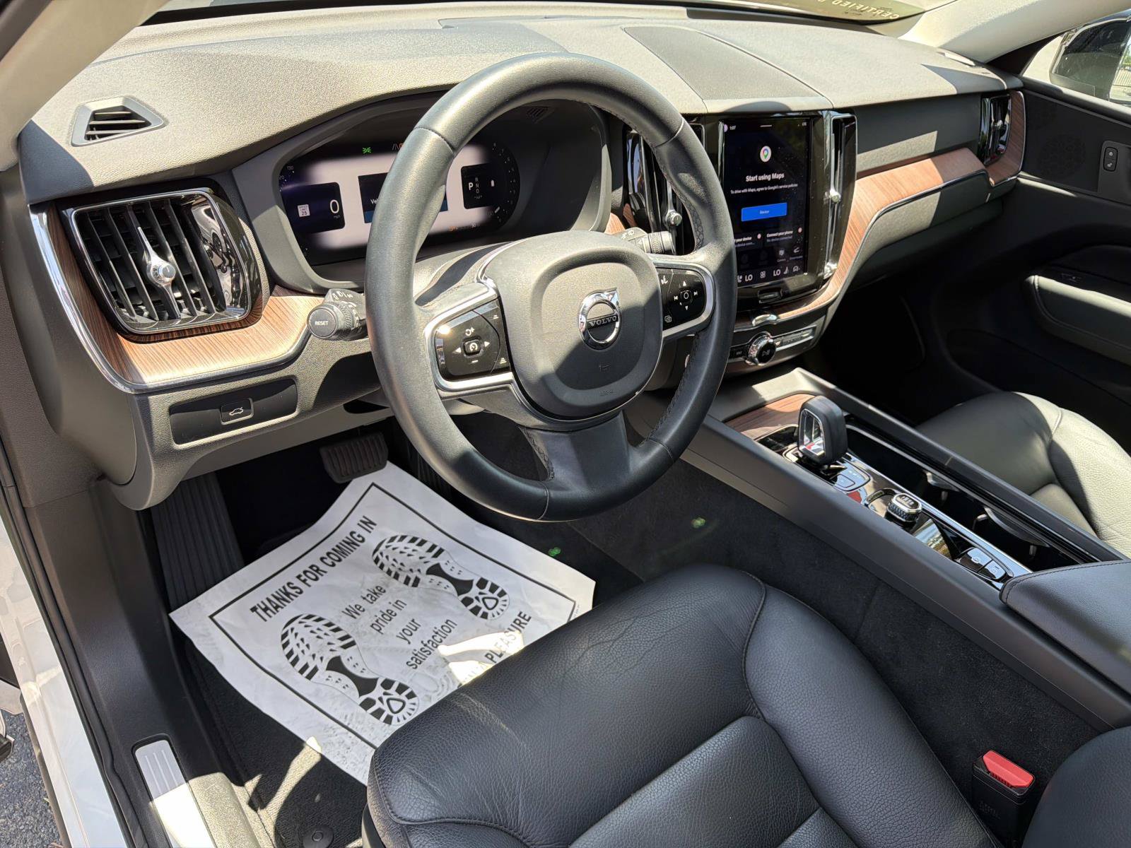 Certified 2023 Volvo XC60 B5 Plus AWD/4WD image 9