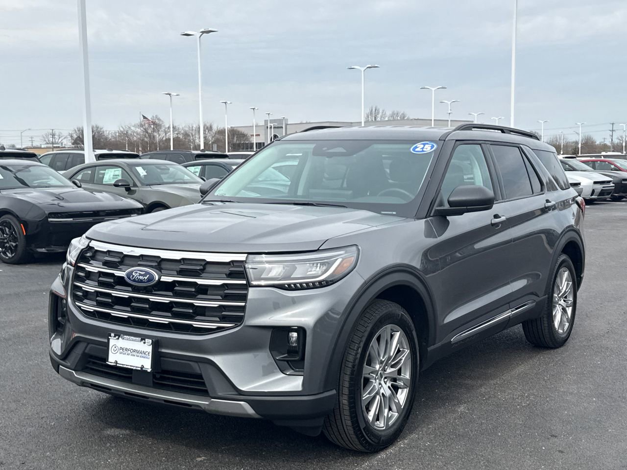 Used 2025 Ford Explorer Active w/ Active Comfort Package AWD/4WD image 7