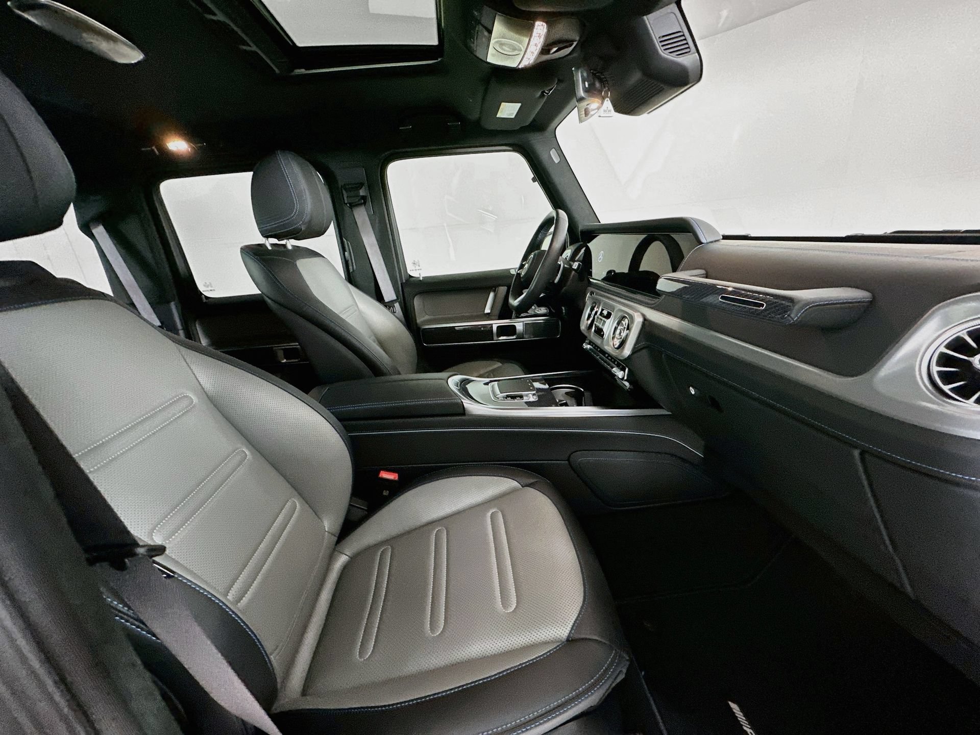 Used 2025 Mercedes-Benz G 580 w/ EQ Technology image 31