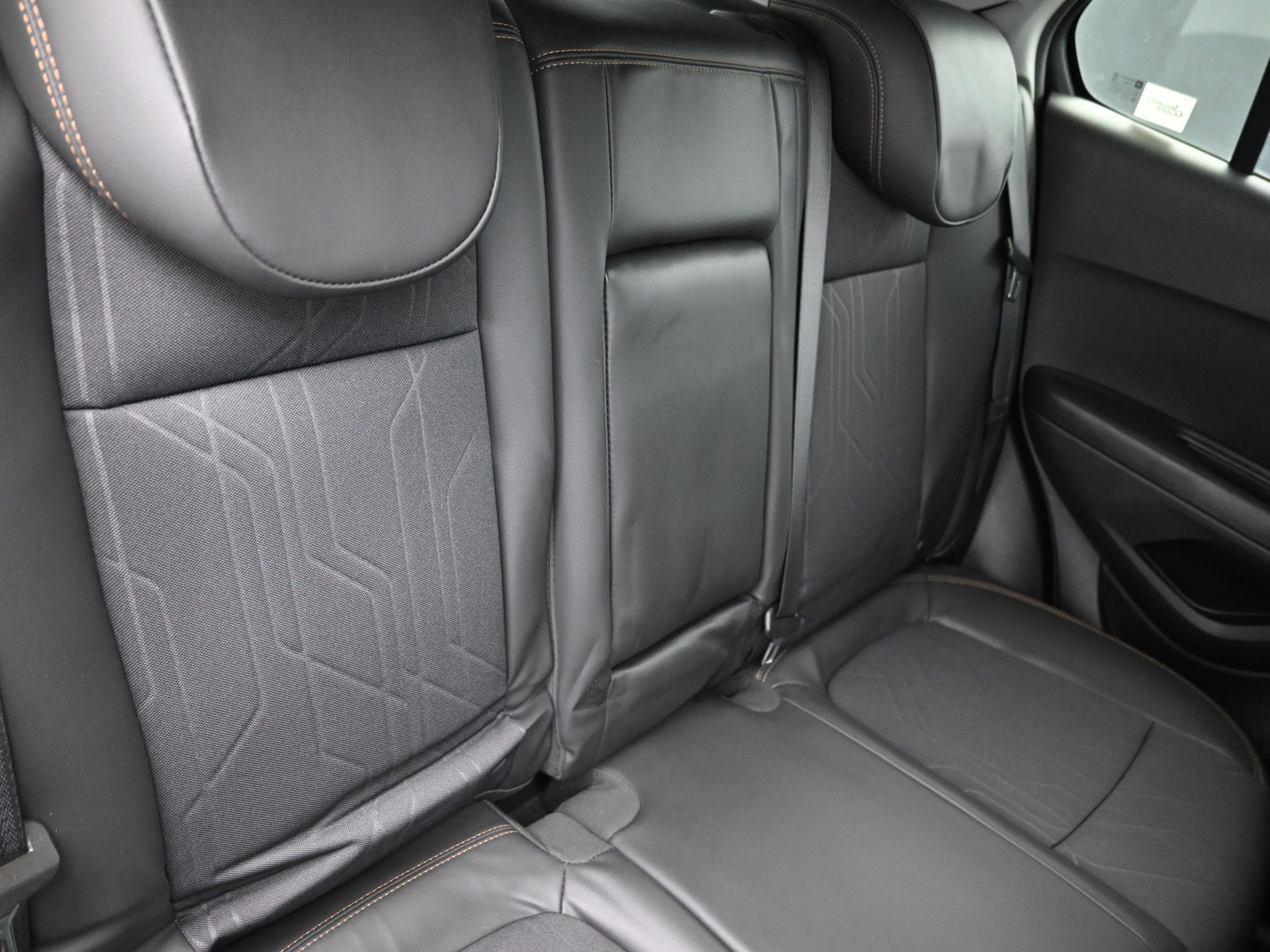 Used 2020 Chevrolet Trax LT w/ LT Convenience Package image 14