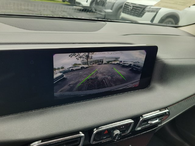 New 2027 Nissan Sentra SR w/ Floor Mat Package FWD image 27