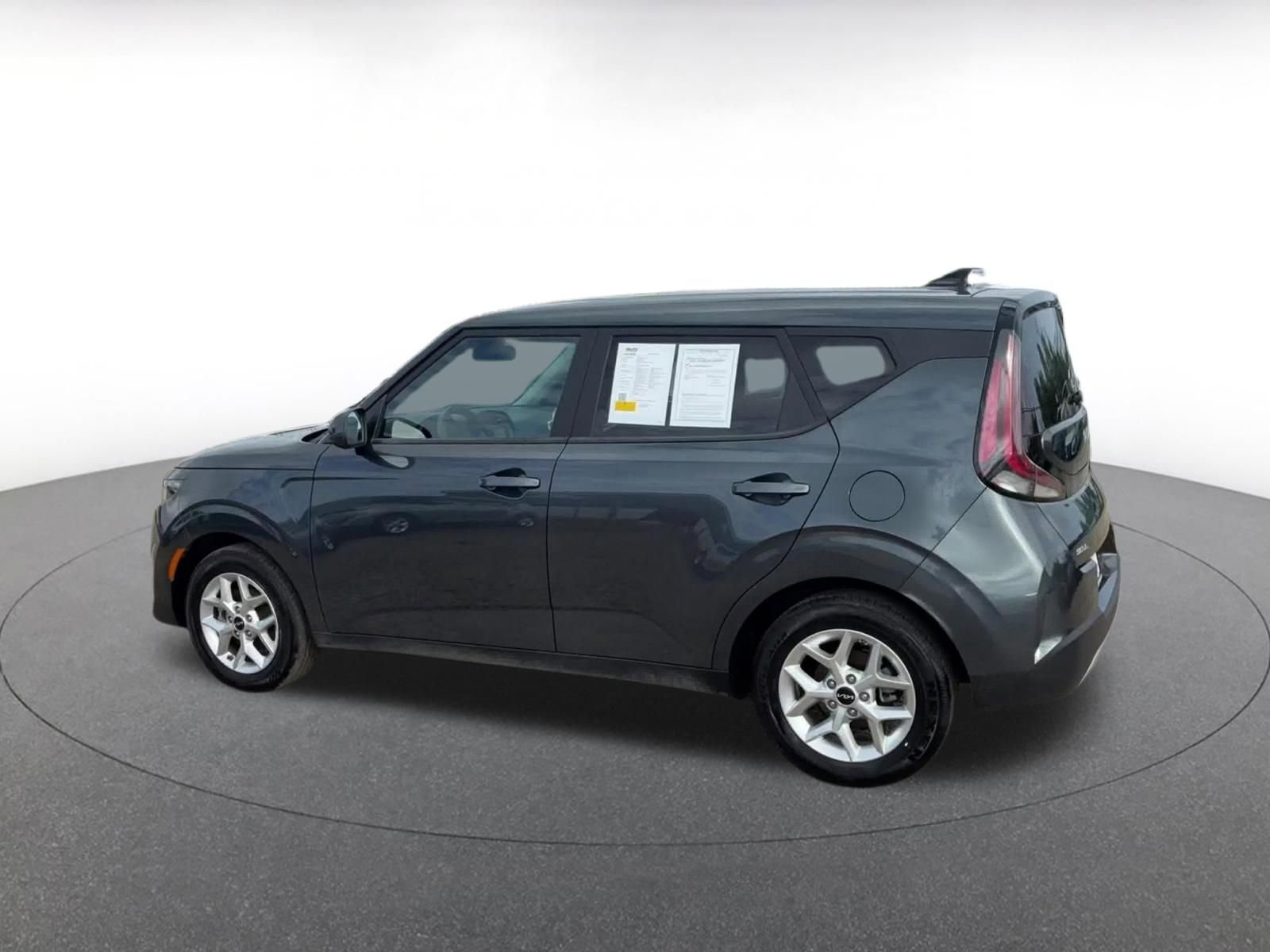 Used 2025 Kia Soul LX w/ LX Technology Package image 8
