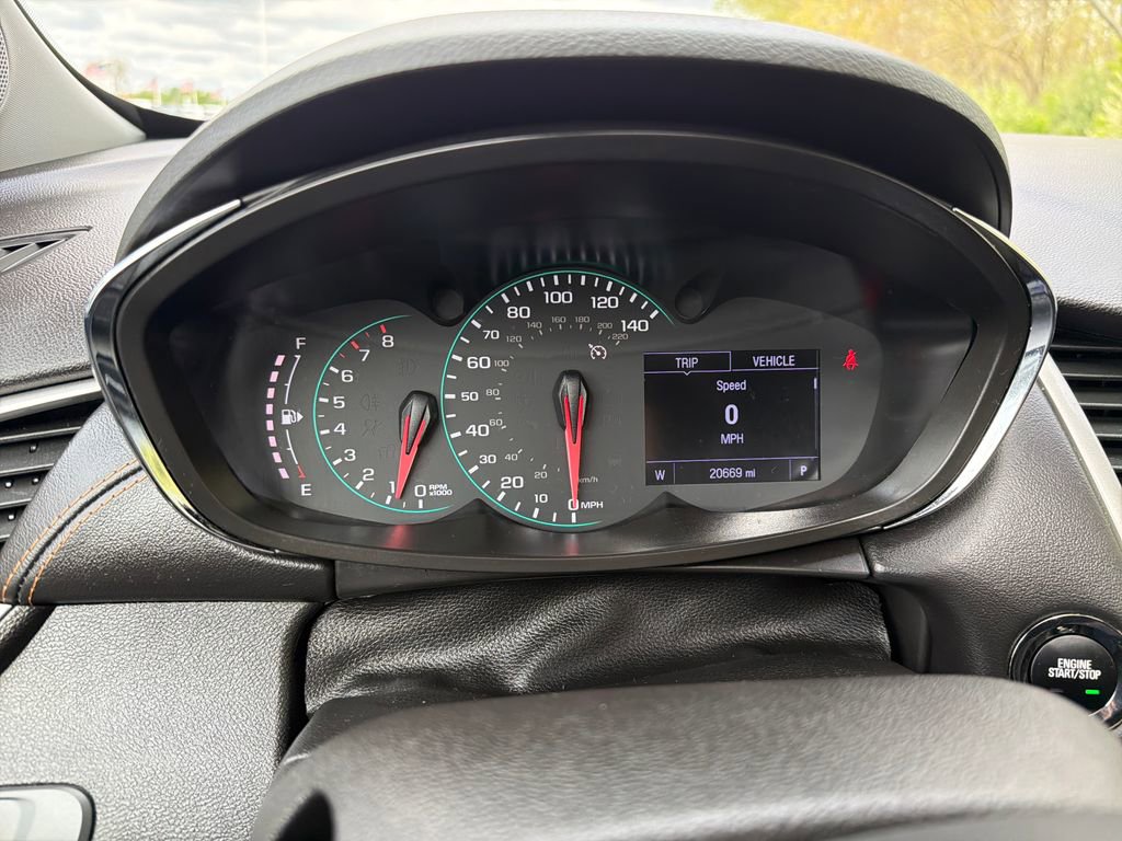 Used 2020 Chevrolet Trax LT w/ Sun & Sound Package FWD image 14