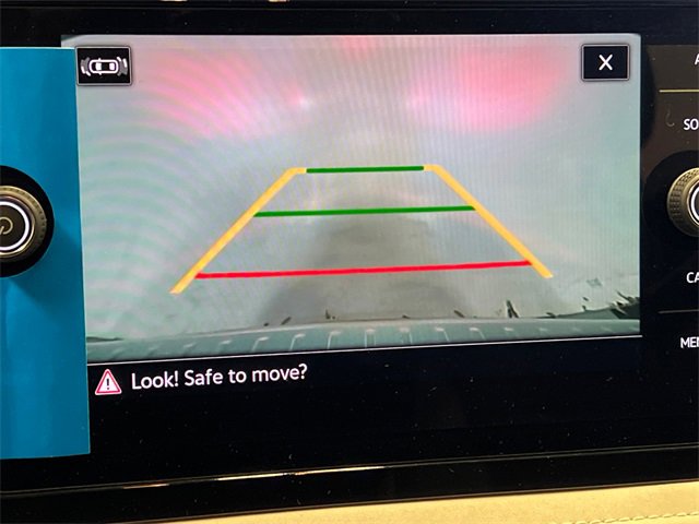 New 2026 Volkswagen Taos SE image 17