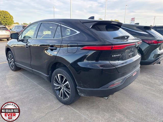 Certified 2021 Toyota Venza LE w/ Carpet Mat Package (TMS) AWD/4WD image 2