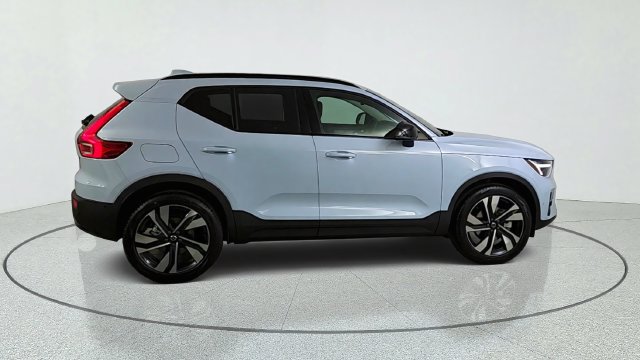 New 2026 Volvo XC40 B5 Plus w/ Climate Package AWD/4WD image 8