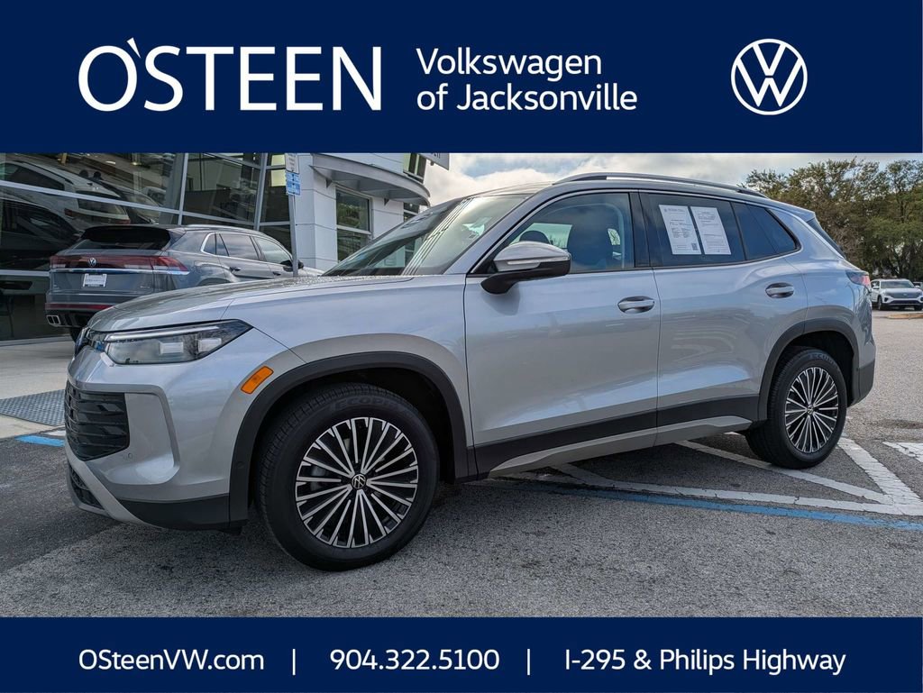 Certified 2025 Volkswagen Tiguan S w/ 18" Wheel Package image 1