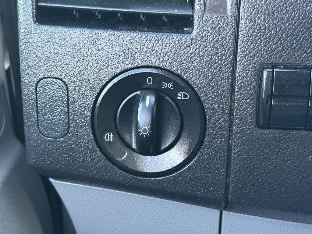 Used 2018 Mercedes-Benz Sprinter 2500 image 28