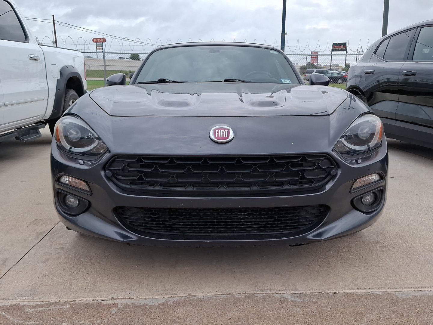 Used 2017 FIAT 124 Spider Lusso RWD image 5