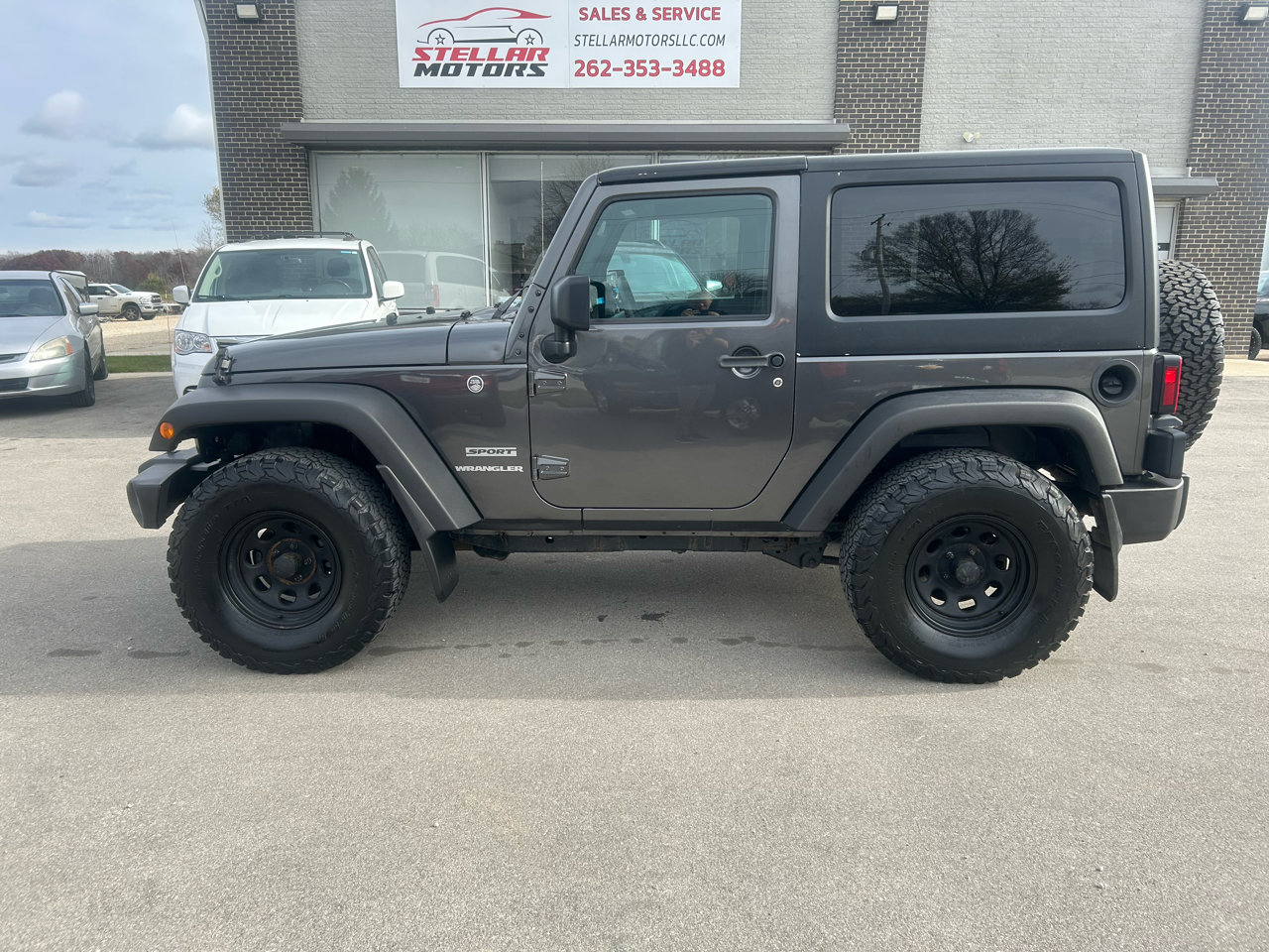 Used 2016 Jeep Wrangler Sport image 3