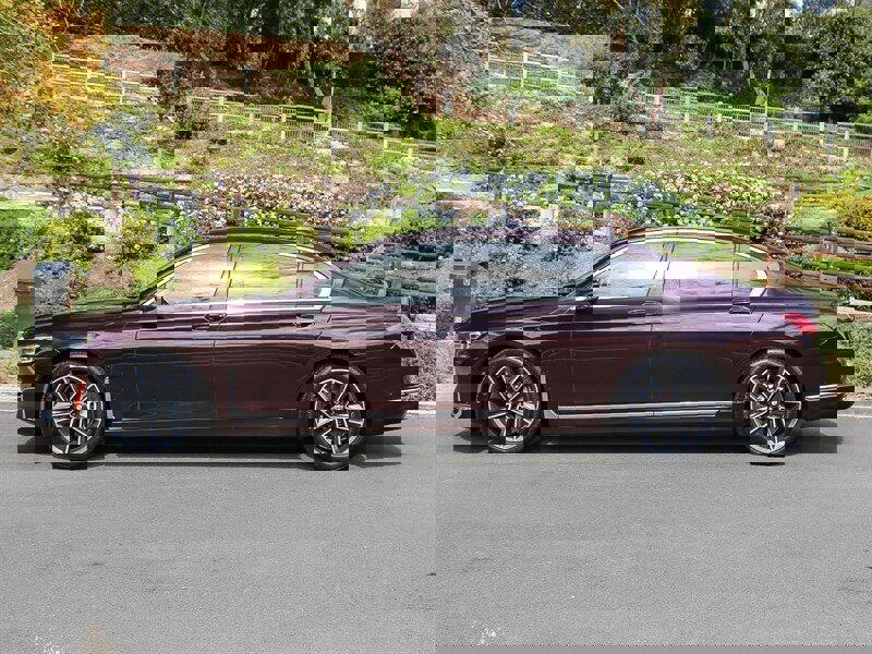 Used 2020 BMW 750i xDrive w/ Executive Package image 3