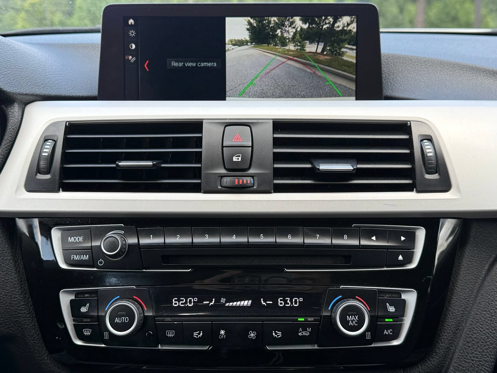 Used 2018 BMW 320i xDrive Sedan AWD/4WD image 31