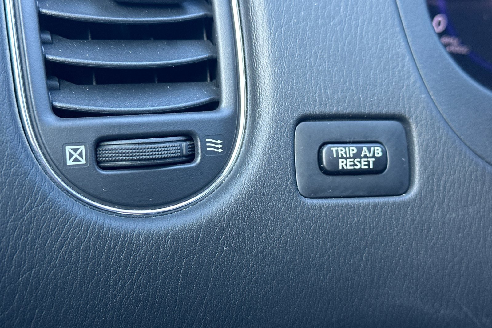 Used 2017 INFINITI QX50 2WD image 42