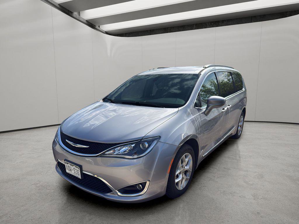 Used 2017 Chrysler Pacifica Touring-L w/ Tire & Wheel Group