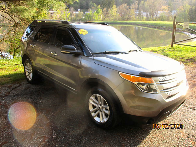Used 2012 Ford Explorer XLT w/ Class III Trailer Tow Pkg AWD/4WD image 4