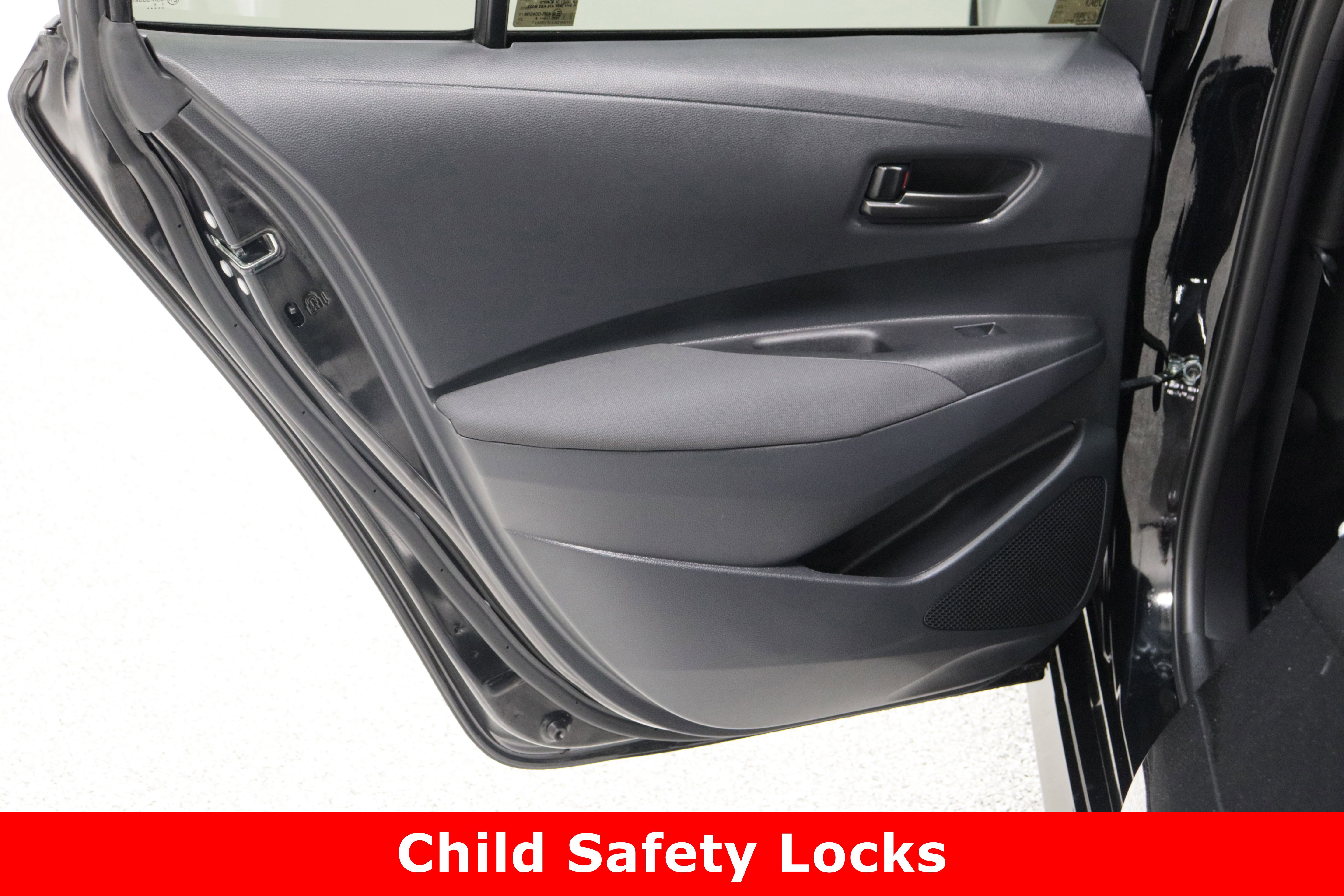 Used 2025 Toyota Corolla LE image 23