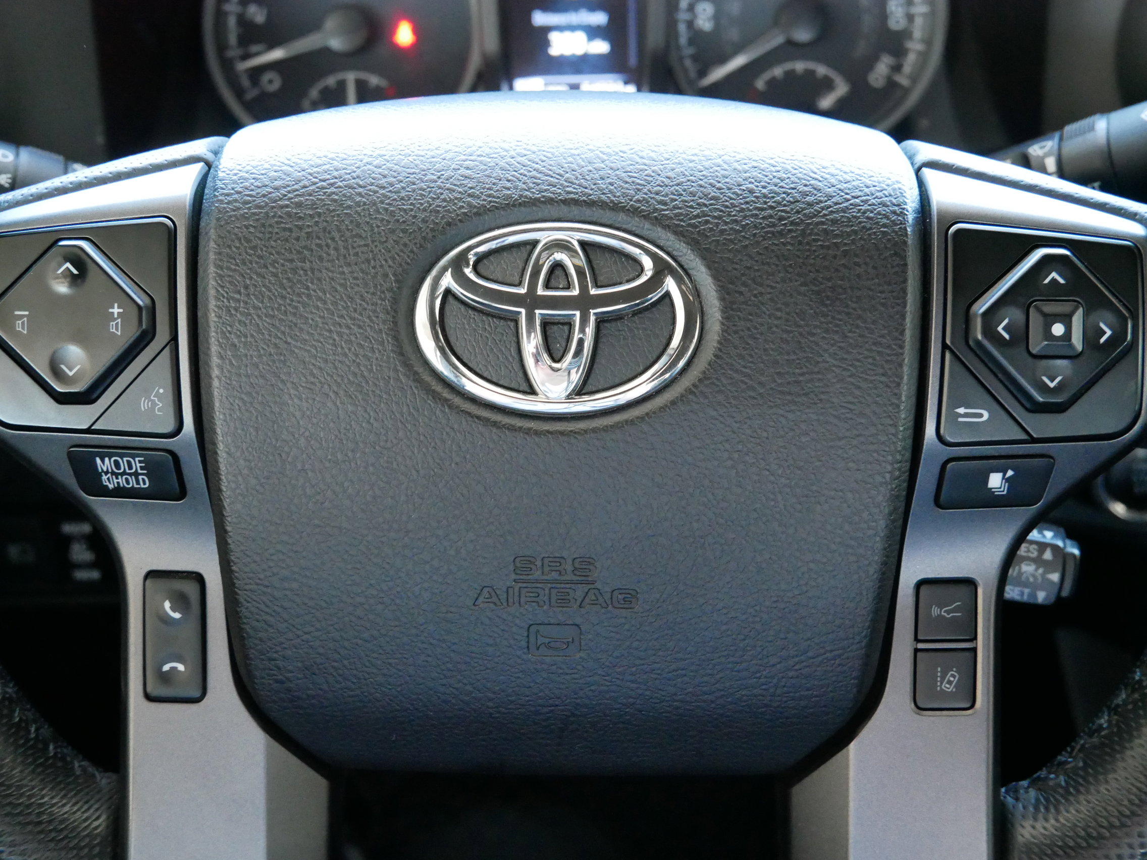 Used 2021 Toyota Tacoma TRD Off-Road w/ Technology Package image 28