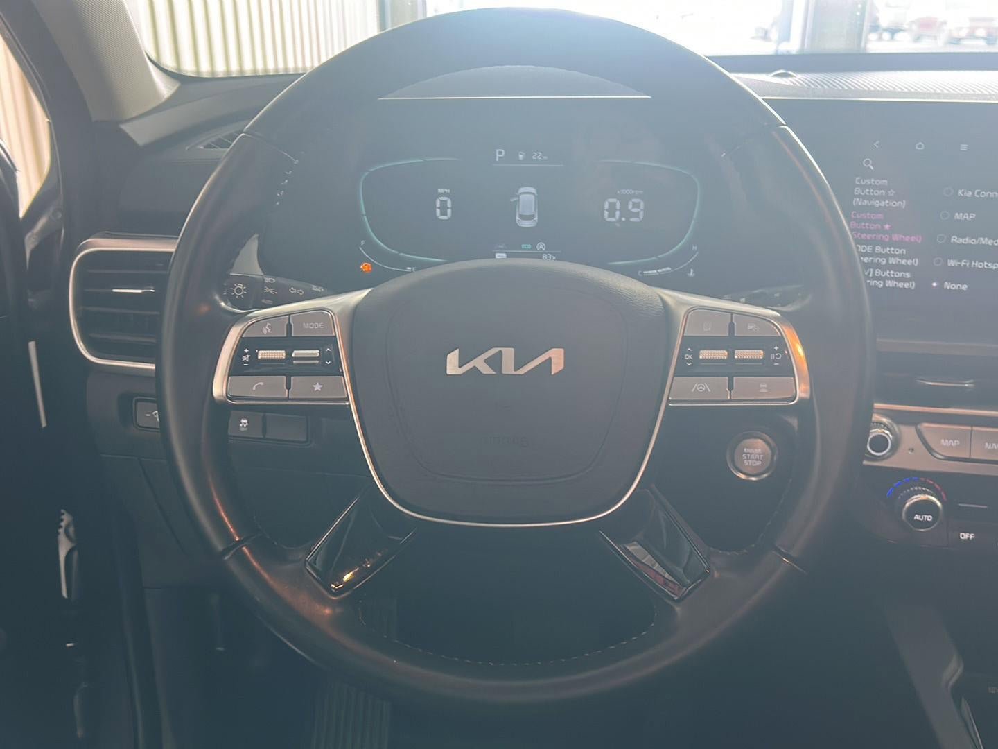 Used 2023 Kia Telluride LX FWD image 26
