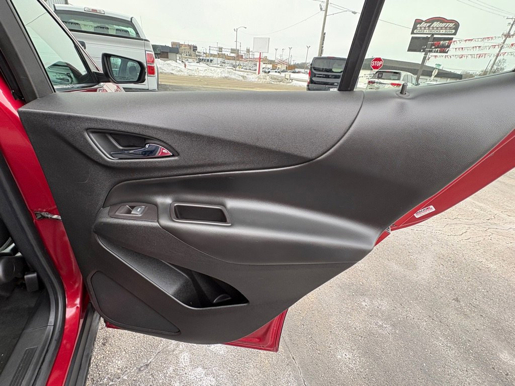 Used 2018 Chevrolet Equinox LT image 15