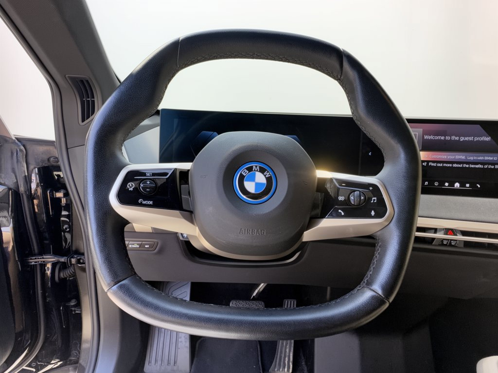 Used 2024 BMW iX xDrive50 w/ Sport Package AWD/4WD image 10