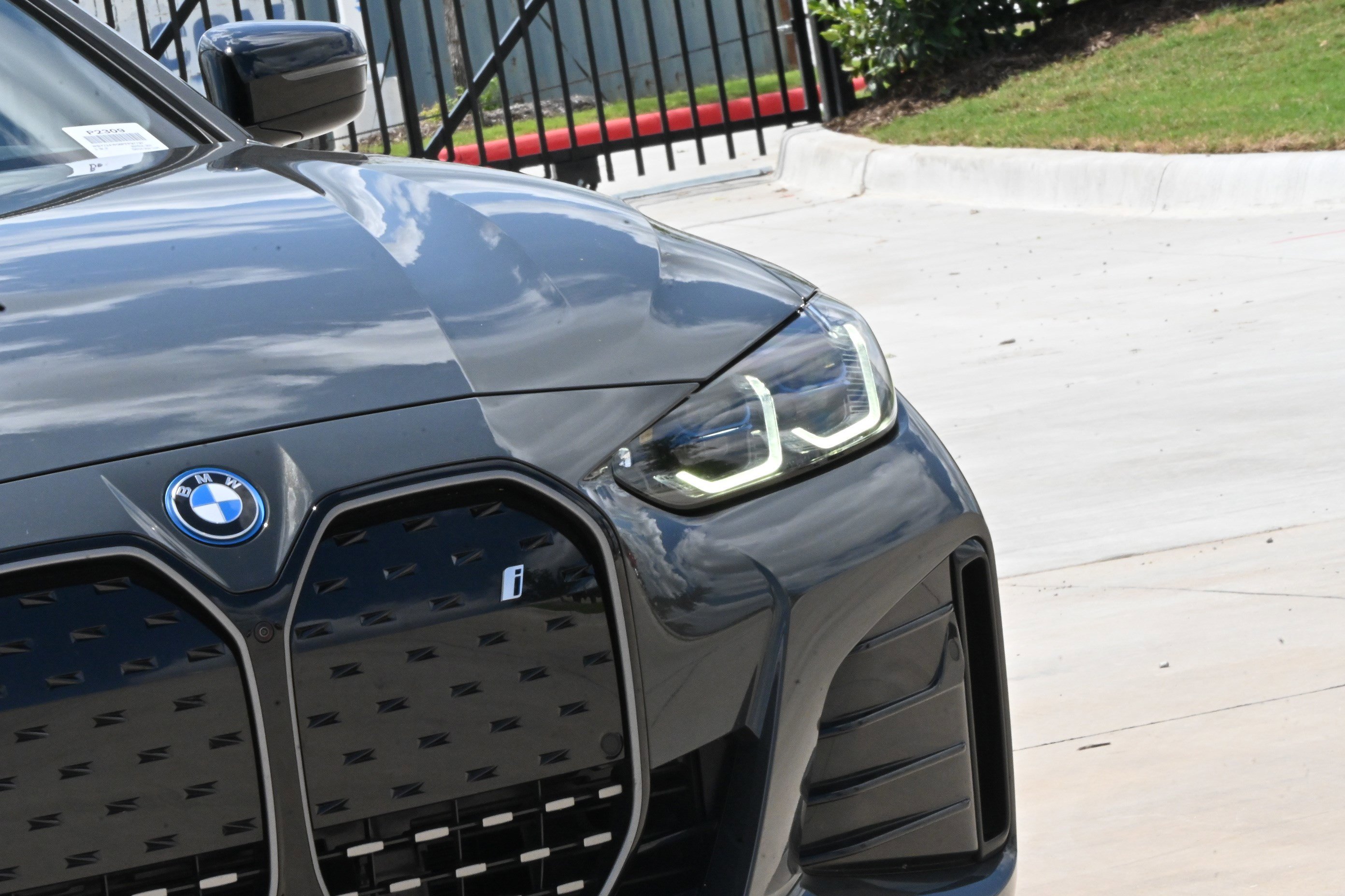 Certified 2023 BMW i4 eDrive40 w/ M Sport Package RWD image 10
