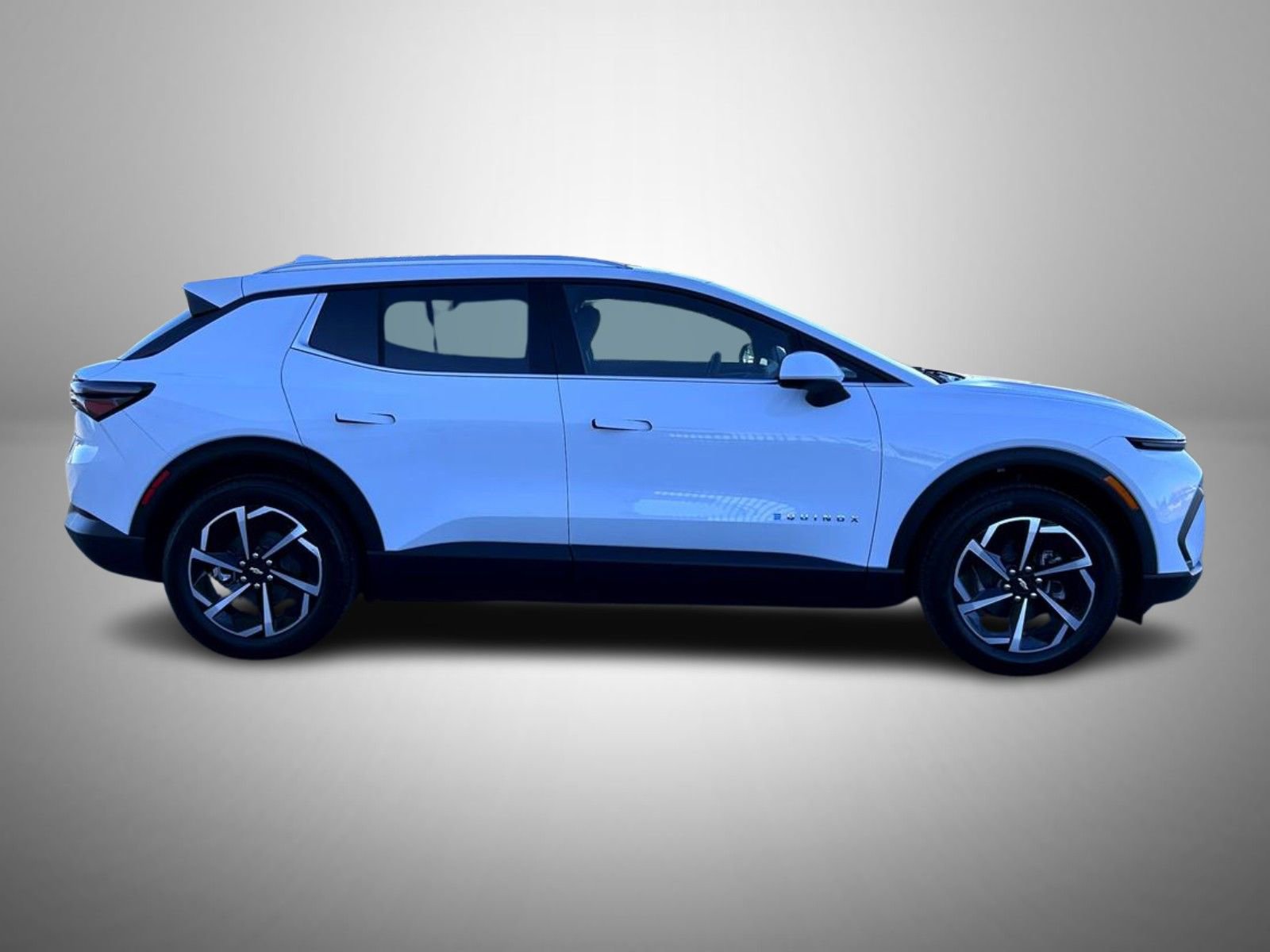 New 2026 Chevrolet Equinox EV LT image 4