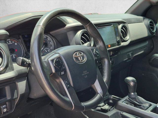 Used 2017 Toyota Tacoma TRD Sport AWD/4WD image 9