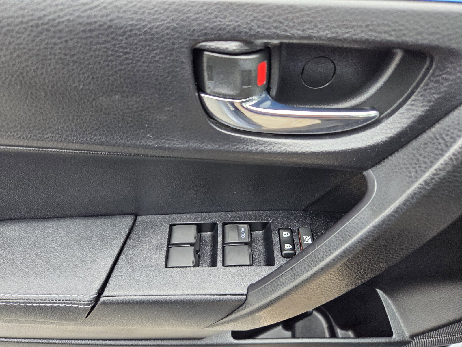 Certified 2016 Toyota Corolla LE Premium image 27