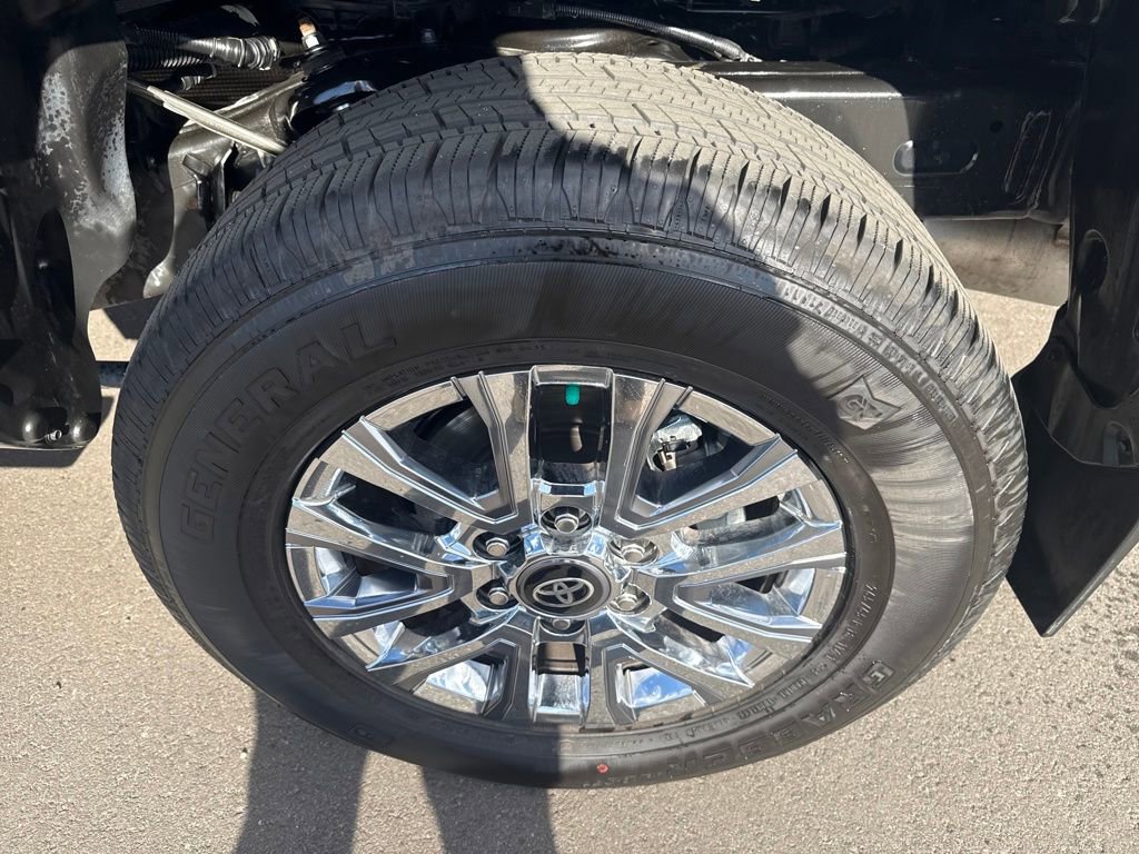 Used 2024 Toyota Tacoma Limited w/ Limited Package (LT) image 34
