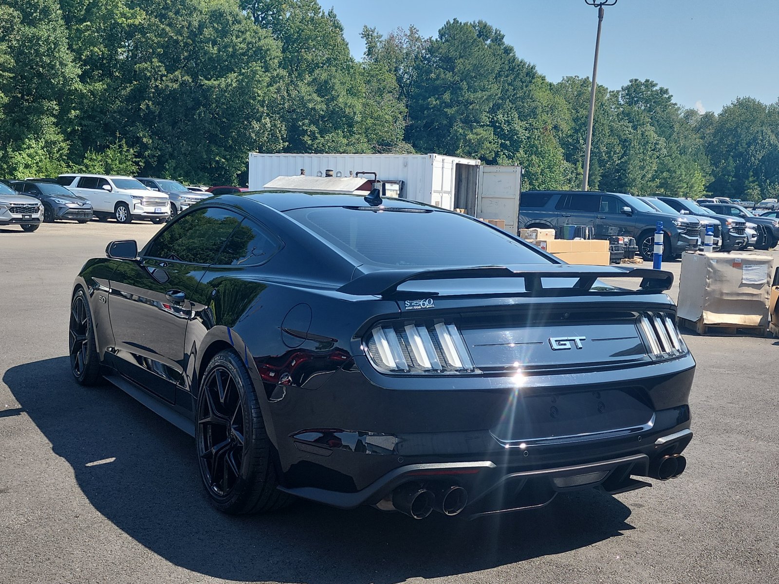 Used 2022 Ford Mustang GT Premium w/ Equipment Group 401A RWD image 3