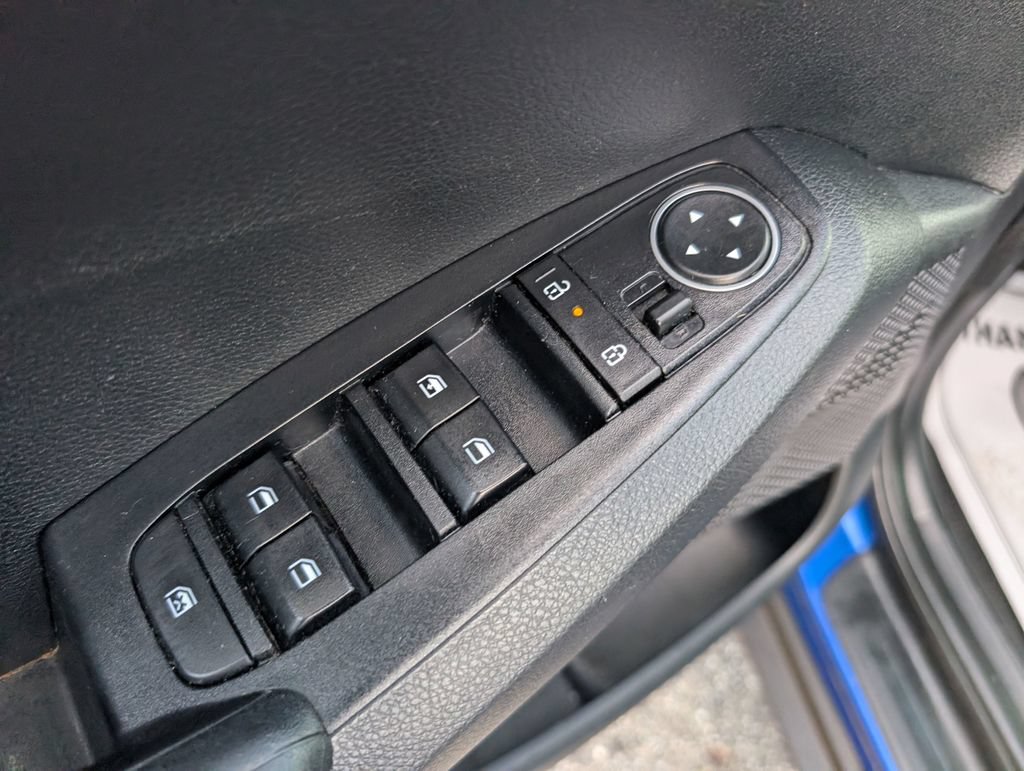 Used 2024 Kia Seltos LX AWD/4WD image 15