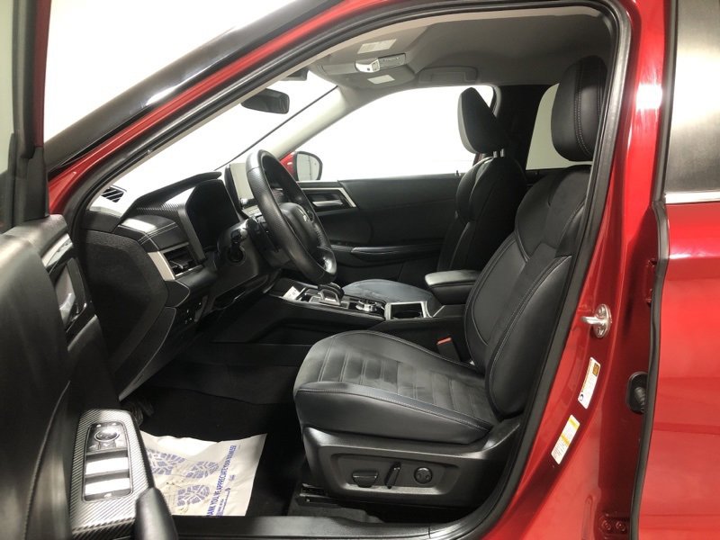 Used 2024 Mitsubishi Outlander SE image 18