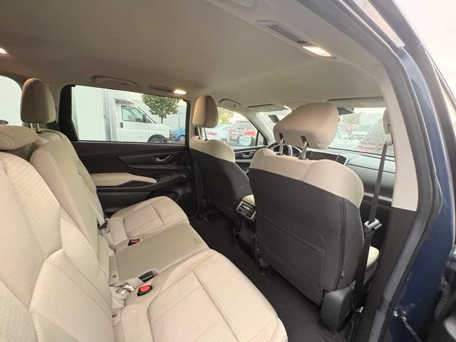 Used 2025 Subaru Ascent Premium AWD/4WD image 16