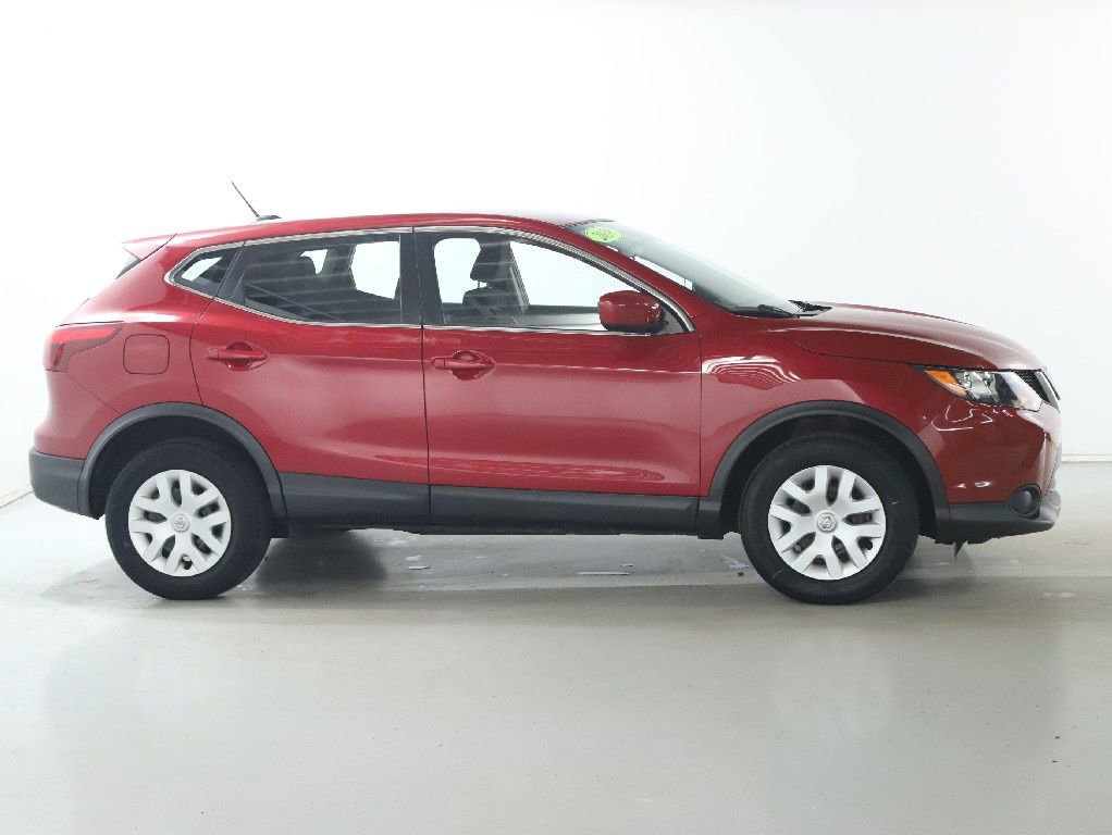 Used 2018 Nissan Rogue Sport S image 11