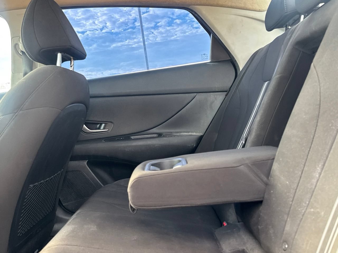 Used 2025 Hyundai Elantra SEL FWD image 35