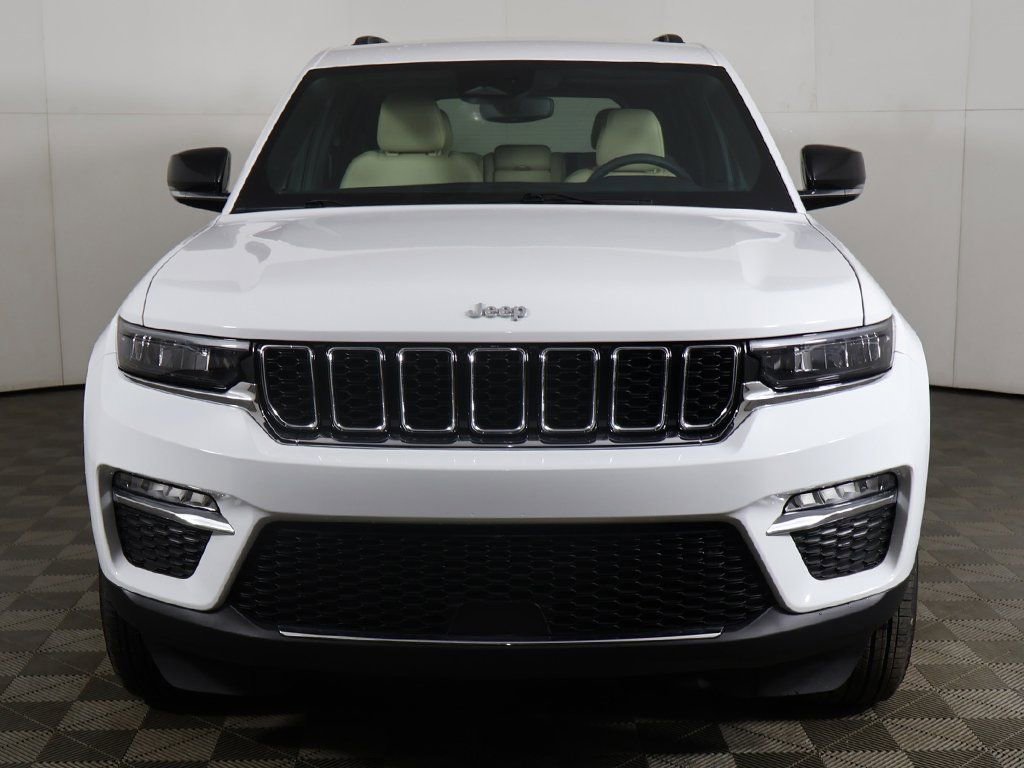 Used 2024 Jeep Grand Cherokee Limited AWD/4WD image 12