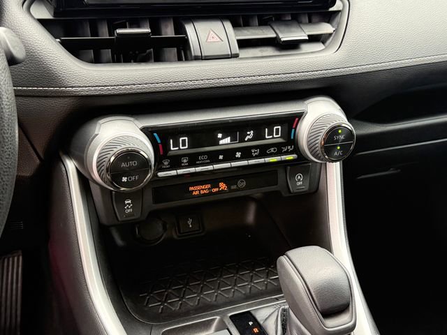 Used 2022 Toyota RAV4 XLE w/ Convenience Package image 20