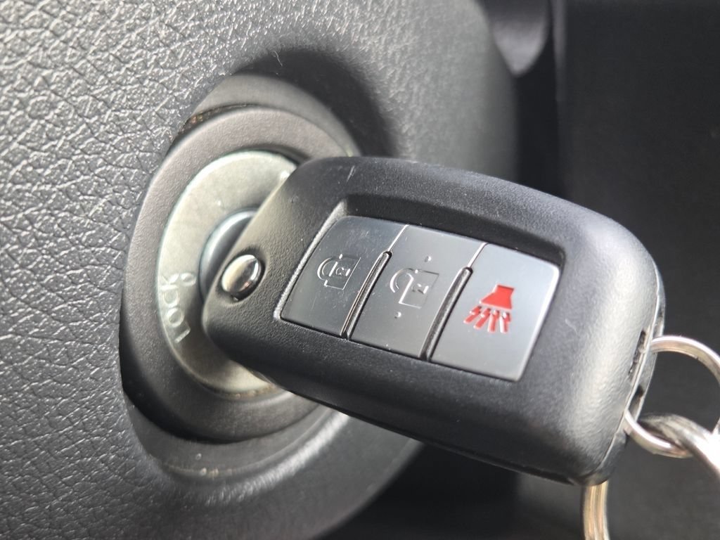 Used 2020 Nissan Rogue S AWD/4WD image 32