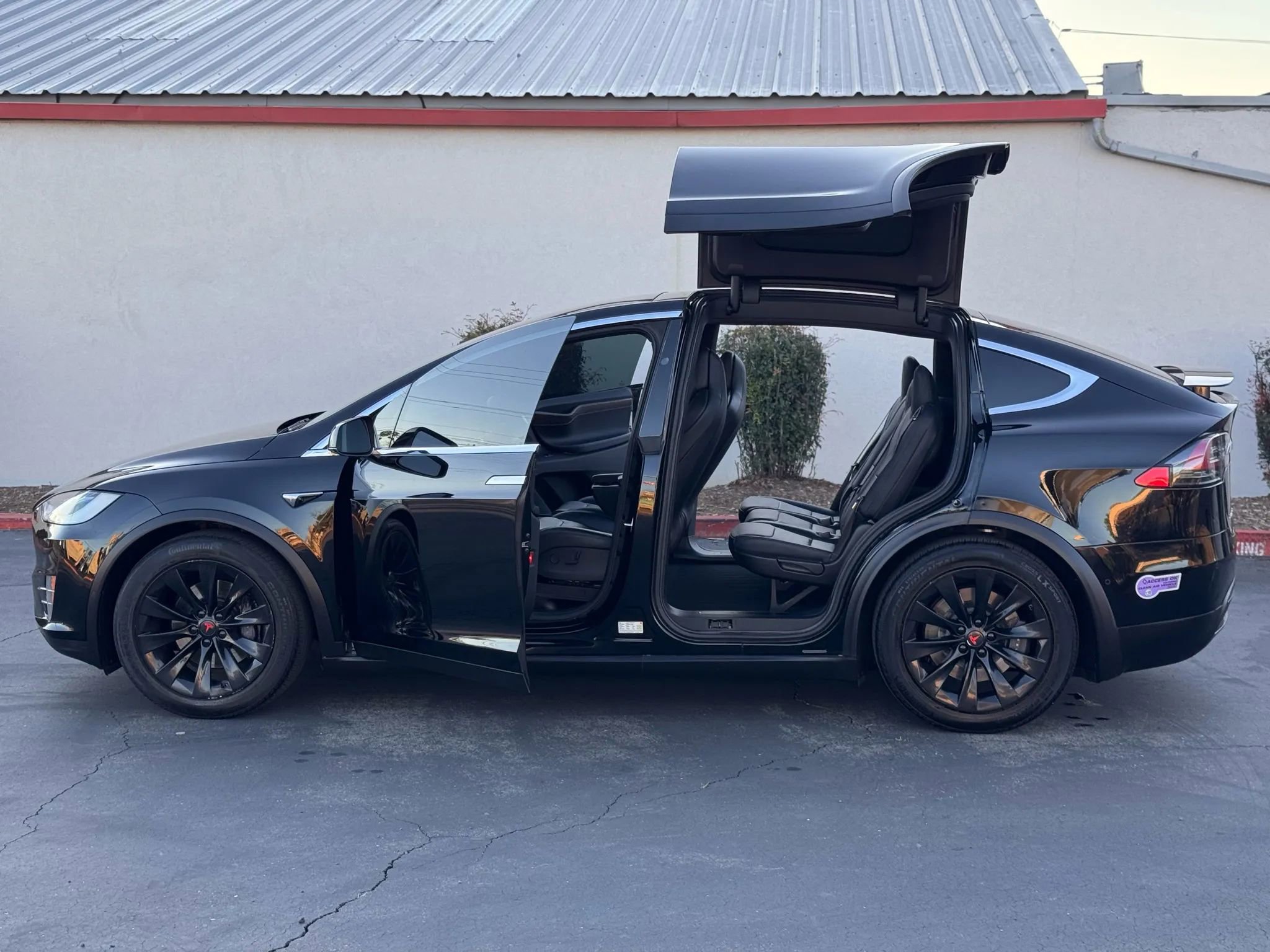 Used 2018 Tesla Model X 75D image 24